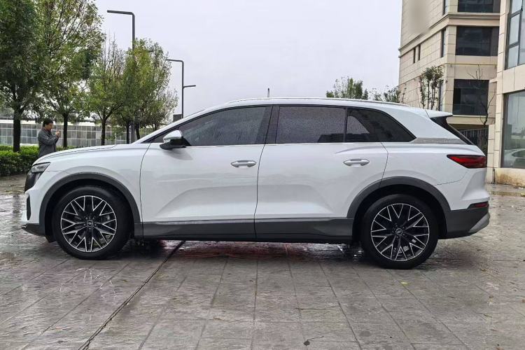 Used Audi Q5 e-tron 2022 40 e-tron Starlight Edition Mech Kit Exterior 7