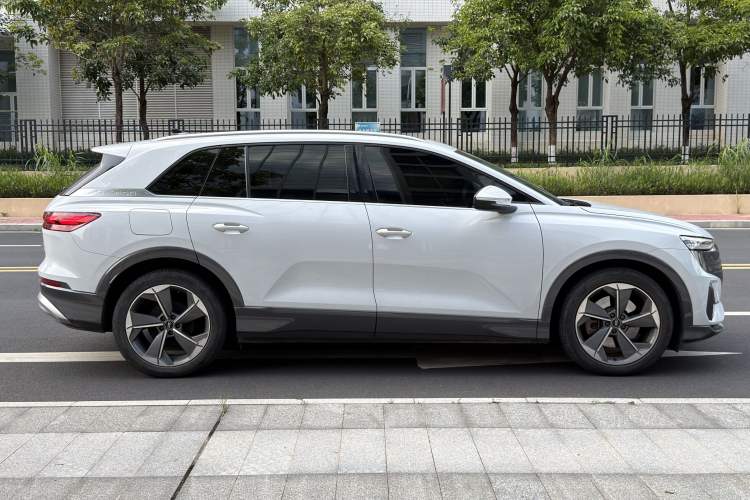 Used Audi Q5 e-tron 2022 40 e-tron Starry Edition Luxury Package Exterior 7