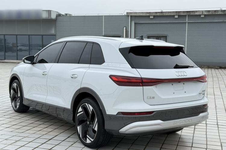 Used Audi Q5 e-tron 2022 50 e-tron quattro Glory Edition Elegant Suit Exterior 7