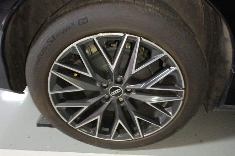 Used Audi Q5 e-tron 2022 40 e-tron Starlight Edition Mech Kit Exterior 8
