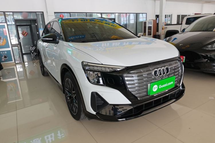 Used Audi Q5 e-tron 2022 40 e-tron Starlight Edition Mech Kit Front Right 45 Deg