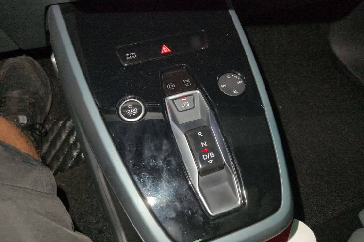 Used Audi Q5 e-tron 2022 40 e-tron Starlight Edition Mech Kit Gear Lever