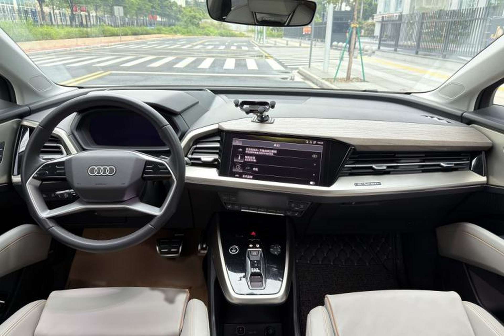 Used Audi Q5 e-tron 2022 40 e-tron Starry Edition Luxury Package Gear Lever
