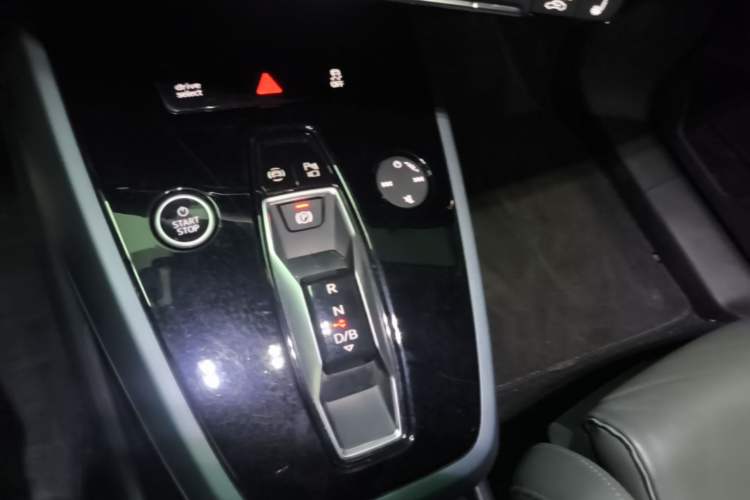 Used Audi Q5 e-tron 2022 40 e-tron Starry Edition Luxury Package Gear Lever