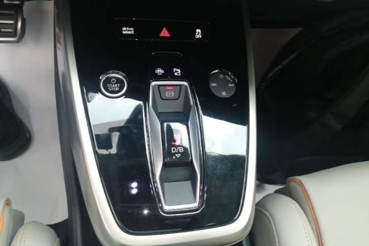 Used Audi Q5 e-tron 2022 40 e-tron Starry Edition Luxury Package Gear Lever