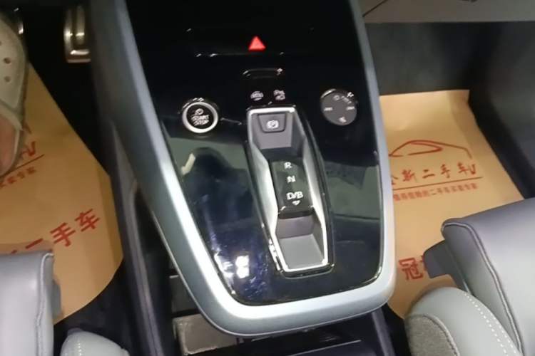 Used Audi Q5 e-tron 2022 40 e-tron Starry Edition Luxury Package Gear Lever