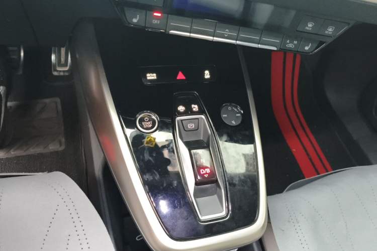 Used Audi Q5 e-tron 2022 40 e-tron Starry Edition Luxury Package Gear Lever