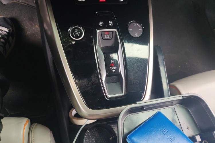 Used Audi Q5 e-tron 2022 40 e-tron Starry Edition Luxury Package Gear Lever