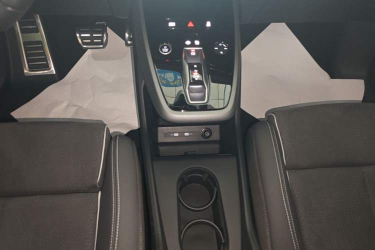 Used Audi Q5 e-tron 2022 40 e-tron Starlight Edition Mech Kit Gear Lever