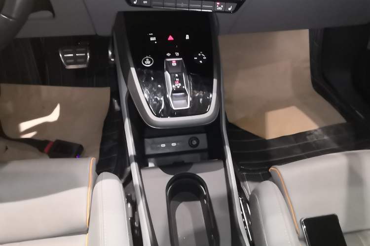 Used Audi Q5 e-tron 2022 40 e-tron Starry Edition Luxury Package Gear Lever