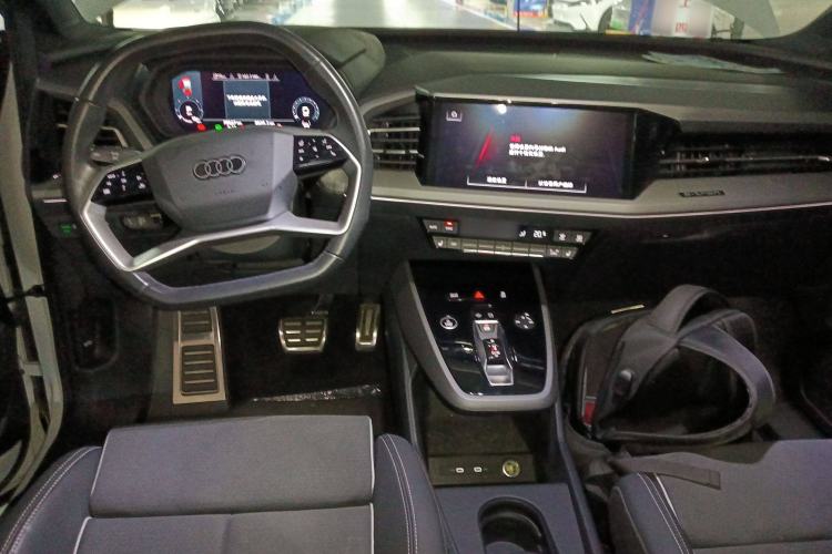 Used Audi Q5 e-tron 2022 40 e-tron Starlight Edition Mech Kit Interior 2