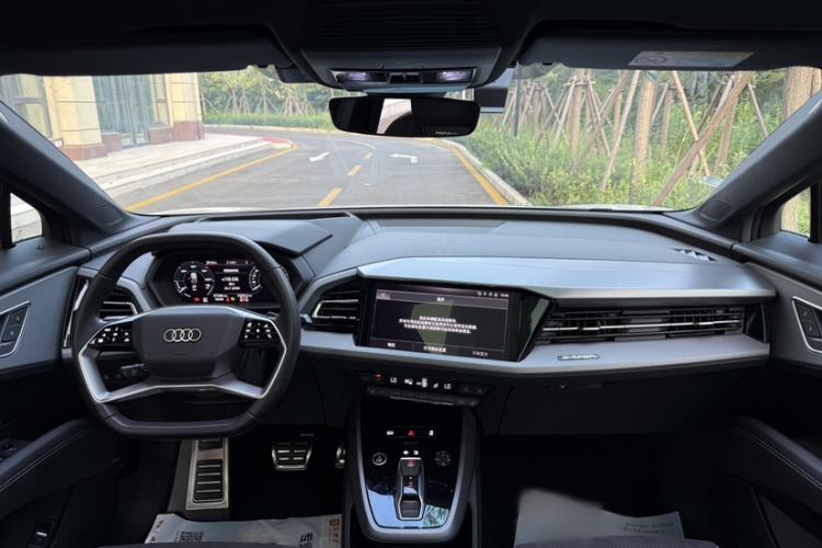 Used Audi Q5 e-tron 2022 40 e-tron Starlight Edition Mech Kit Interior 2