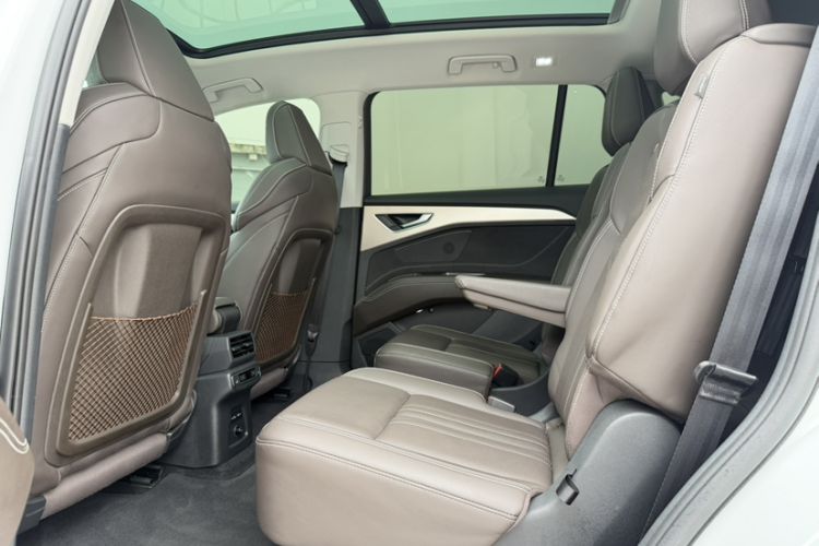 Used Audi Q5 e-tron 2022 50 e-tron quattro Glory Edition Elegant Suit Interior 3