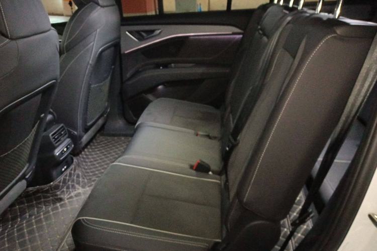Used Audi Q5 e-tron 2022 40 e-tron Starlight Edition Mech Kit Interior 4