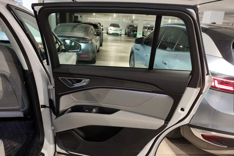 Used Audi Q5 e-tron 2022 40 e-tron Starry Edition Luxury Package Interior 6