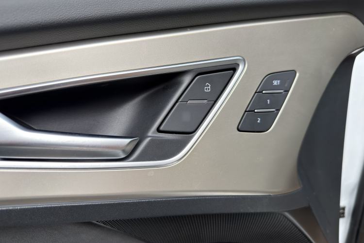 Used Audi Q5 e-tron 2022 40 e-tron Starry Edition Luxury Package Interior 7