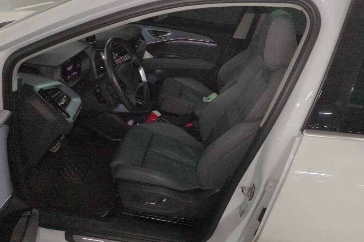 Used Audi Q5 e-tron 2022 40 e-tron Starlight Edition Mech Kit Left Front Seat