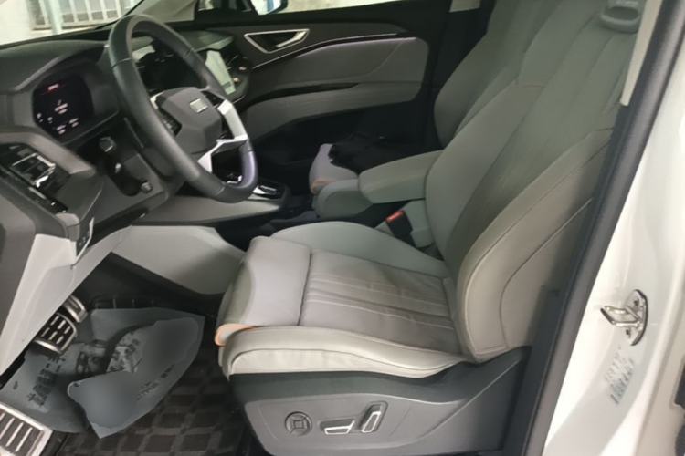 Used Audi Q5 e-tron 2022 40 e-tron Starry Edition Luxury Package Left Front Seat