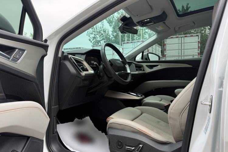 Used Audi Q5 e-tron 2022 40 e-tron Starry Edition Luxury Package Left Front Seat