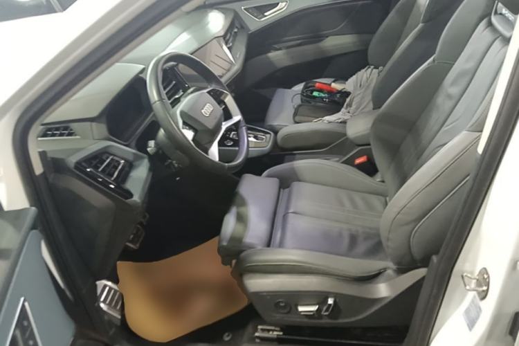 Used Audi Q5 e-tron 2022 40 e-tron Starry Edition Luxury Package Left Front Seat