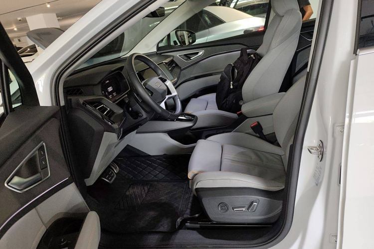 Used Audi Q5 e-tron 2022 40 e-tron Starry Edition Luxury Package Left Front Seat