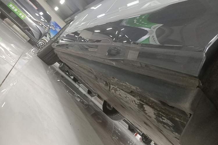 Used Audi Q5 e-tron 2022 40 e-tron Starry Edition Luxury Package Left Side Sill