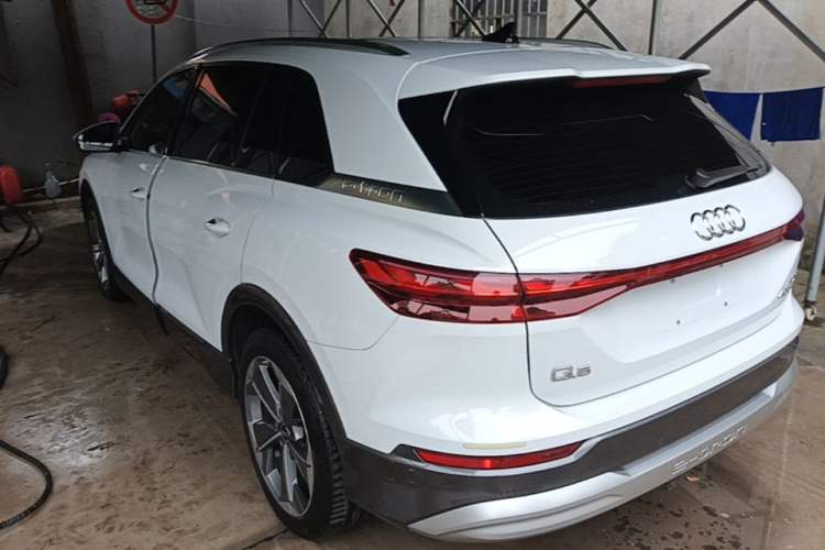 Used Audi Q5 e-tron 2022 40 e-tron Starry Edition Luxury Package Rear Left 45 Deg