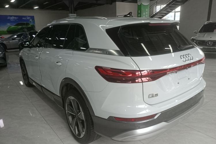 Used Audi Q5 e-tron 2022 40 e-tron Starry Edition Luxury Package Rear Left 45 Deg