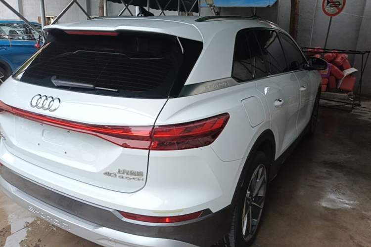 Used Audi Q5 e-tron 2022 40 e-tron Starry Edition Luxury Package Rear Right 45 Deg