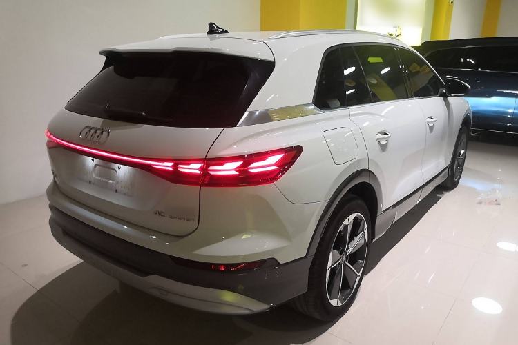 Used Audi Q5 e-tron 2022 40 e-tron Starry Edition Luxury Package Rear Right 45 Deg