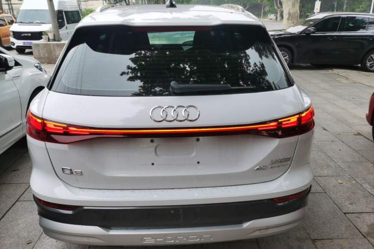 Used Audi Q5 e-tron 2022 40 e-tron Starlight Edition Mech Kit Rear