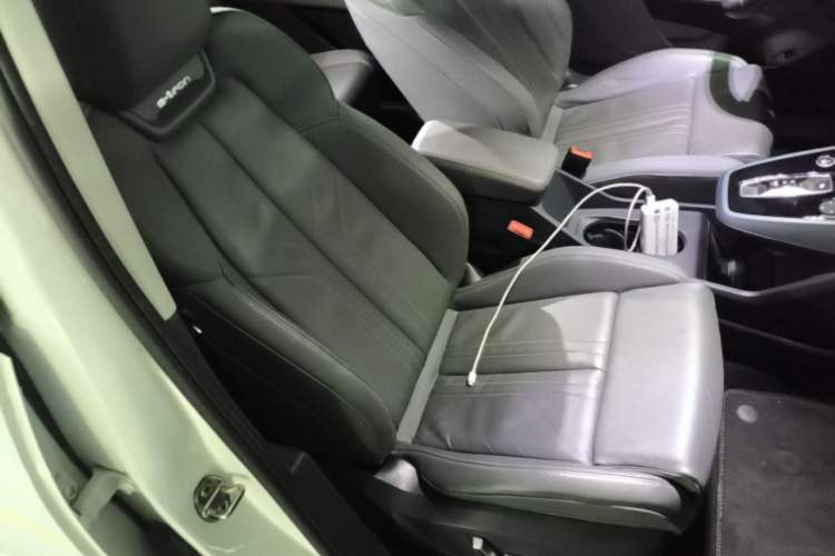 Used Audi Q5 e-tron 2022 40 e-tron Starry Edition Luxury Package Right Front Seat