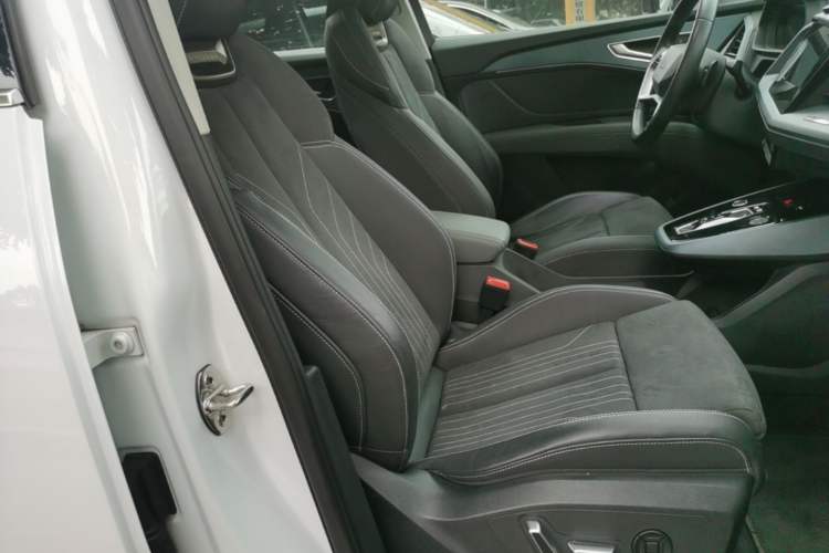 Used Audi Q5 e-tron 2022 40 e-tron Starlight Edition Mech Kit Right Front Seat