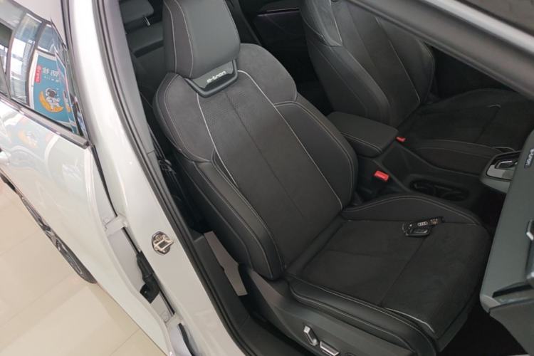 Used Audi Q5 e-tron 2022 40 e-tron Starlight Edition Mech Kit Right Front Seat