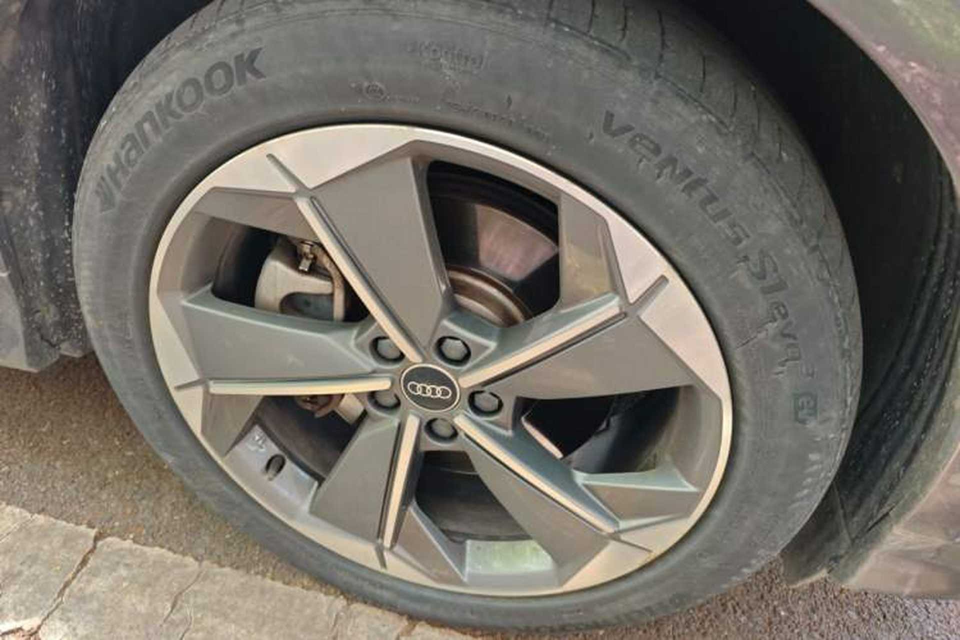 Used Audi Q5 e-tron 2022 40 e-tron Starry Edition Luxury Package Right Front Wheel Hub