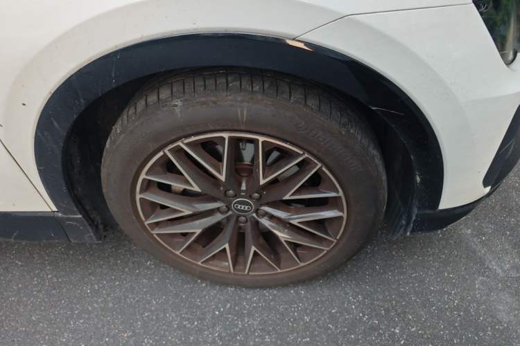 Used Audi Q5 e-tron 2022 40 e-tron Starlight Edition Mech Kit Right Front Wheel Hub