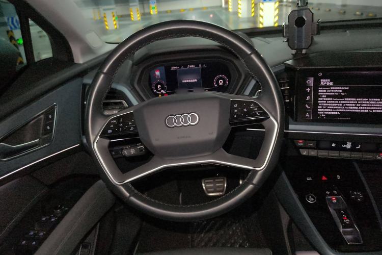 Used Audi Q5 e-tron 2022 40 e-tron Starlight Edition Mech Kit Steering Wheel