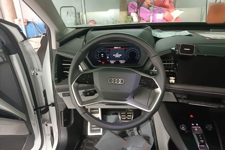 Used Audi Q5 e-tron 2022 40 e-tron Starry Edition Luxury Package Steering Wheel