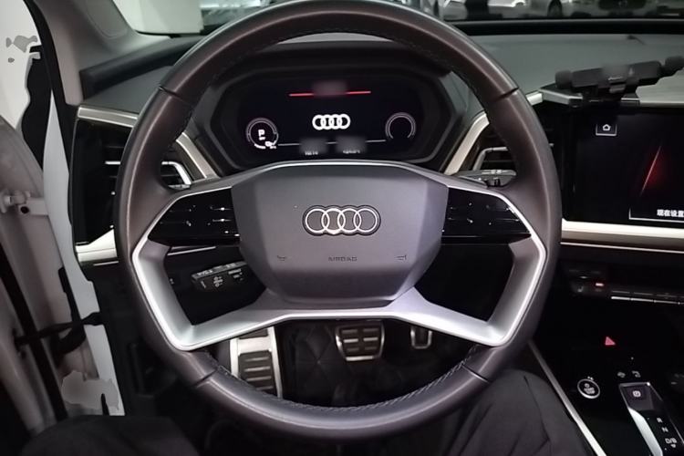 Used Audi Q5 e-tron 2022 40 e-tron Starry Edition Luxury Package Steering Wheel