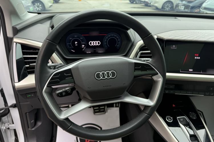 Used Audi Q5 e-tron 2022 40 e-tron Starry Edition Luxury Package Steering Wheel
