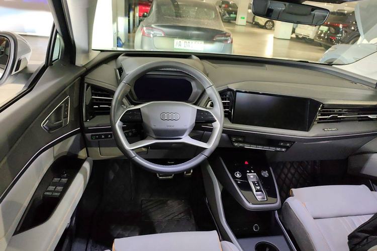 Used Audi Q5 e-tron 2022 40 e-tron Starry Edition Luxury Package Steering Wheel