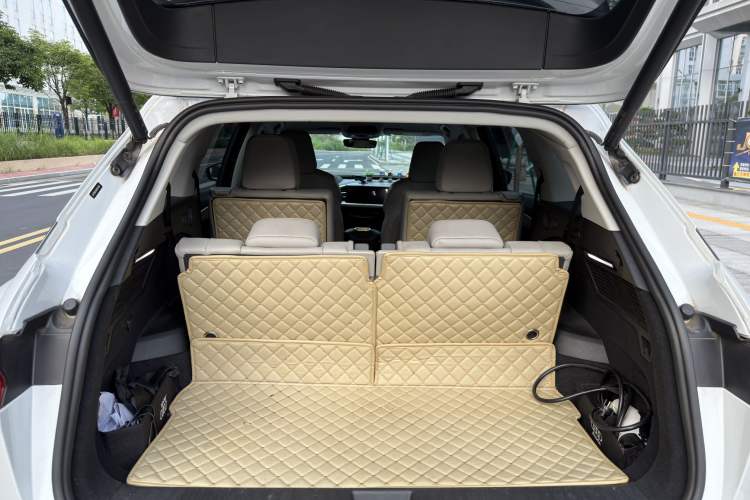 Used Audi Q5 e-tron 2022 40 e-tron Starry Edition Luxury Package Trunk