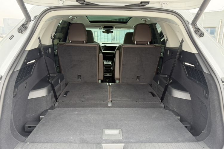 Used Audi Q5 e-tron 2022 50 e-tron quattro Glory Edition Elegant Suit Trunk
