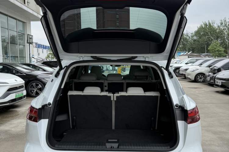 Used Audi Q5 e-tron 2022 40 e-tron Starry Edition Luxury Package Trunk