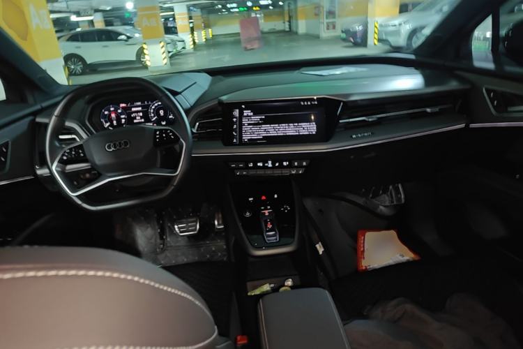 Used Audi Q5 e-tron 2023 40 e-tron Starry Edition Luxury Package Center Console