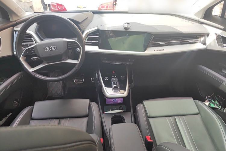 Used Audi Q5 e-tron 2023 40 e-tron Shining Edition Mecha Kit Center Console