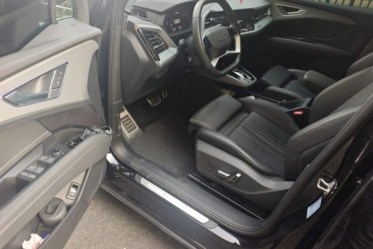 Used Audi Q5 e-tron 2023 40 e-tron Shining Edition Mecha Kit Driver Seat