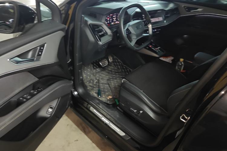 Used Audi Q5 e-tron 2023 40 e-tron Starry Edition Luxury Package Driver Seat