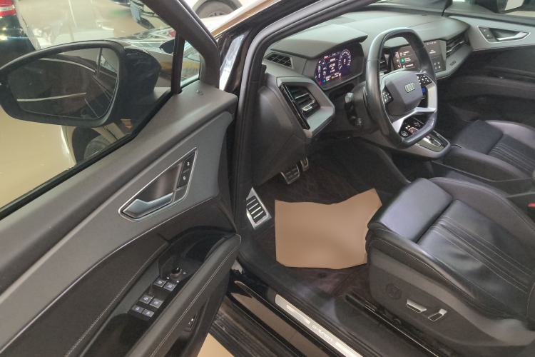 Used Audi Q5 e-tron 2023 40 e-tron Shining Edition Mecha Kit Driver Seat
