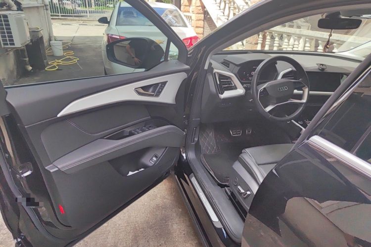 Used Audi Q5 e-tron 2023 40 e-tron Shining Edition Mecha Kit Driver Seat